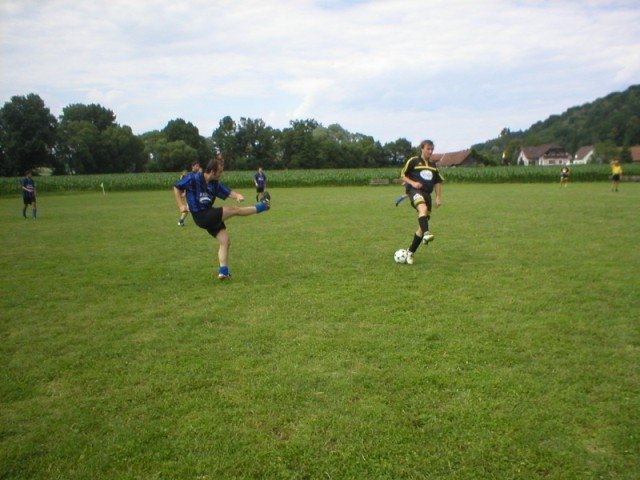 87_fussball schwarzau 2005 076.jpg